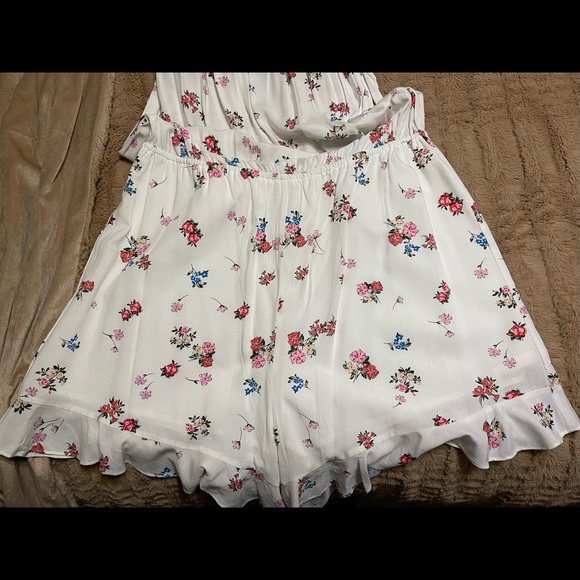 Floral Romper - Picture 3 of 3